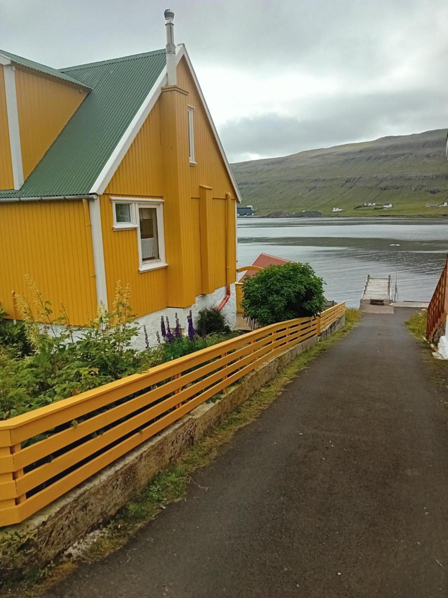 Det lille gule hus Villa Trongisvágur Eksteriør billede