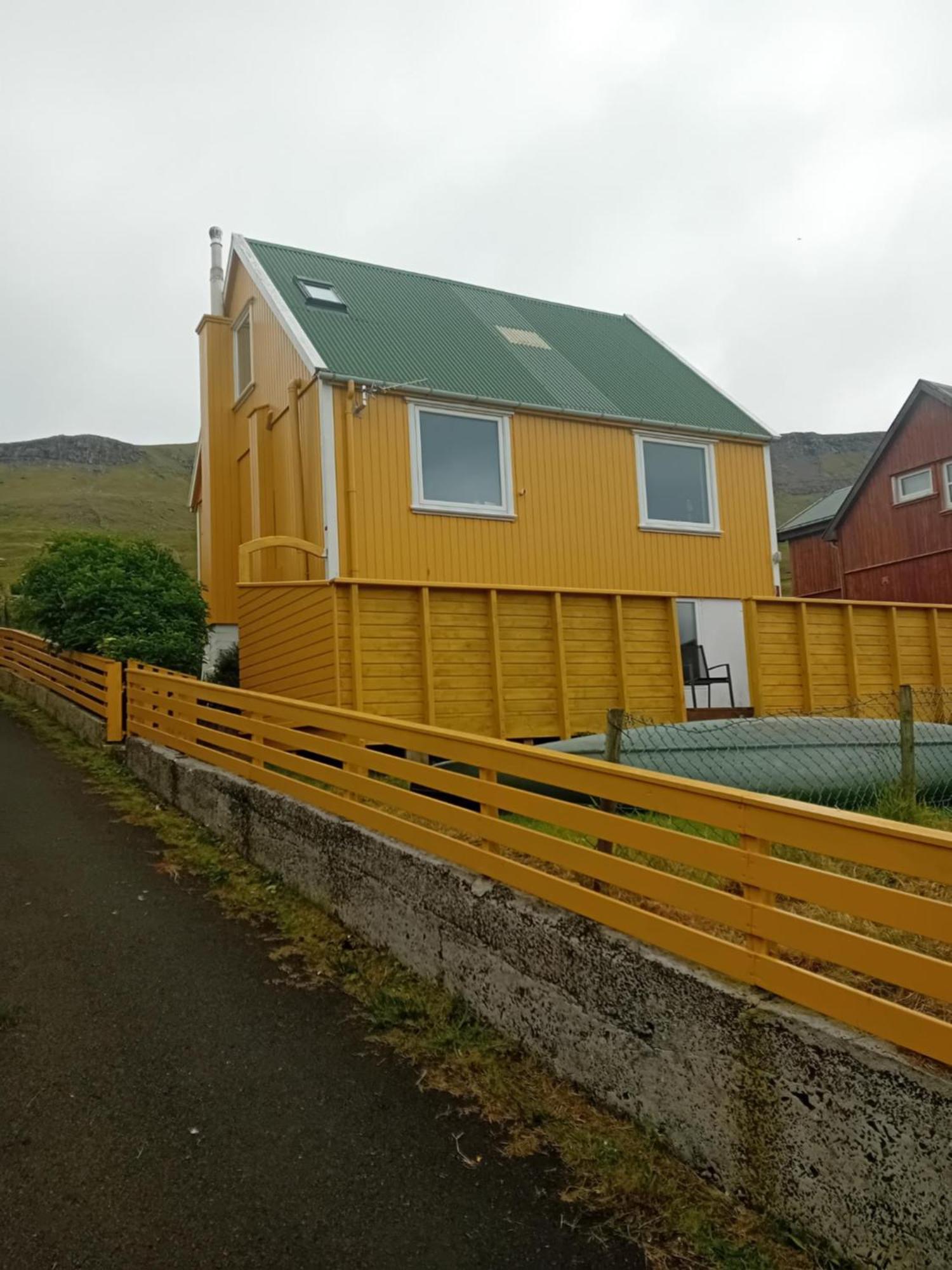 Det lille gule hus Villa Trongisvágur Eksteriør billede